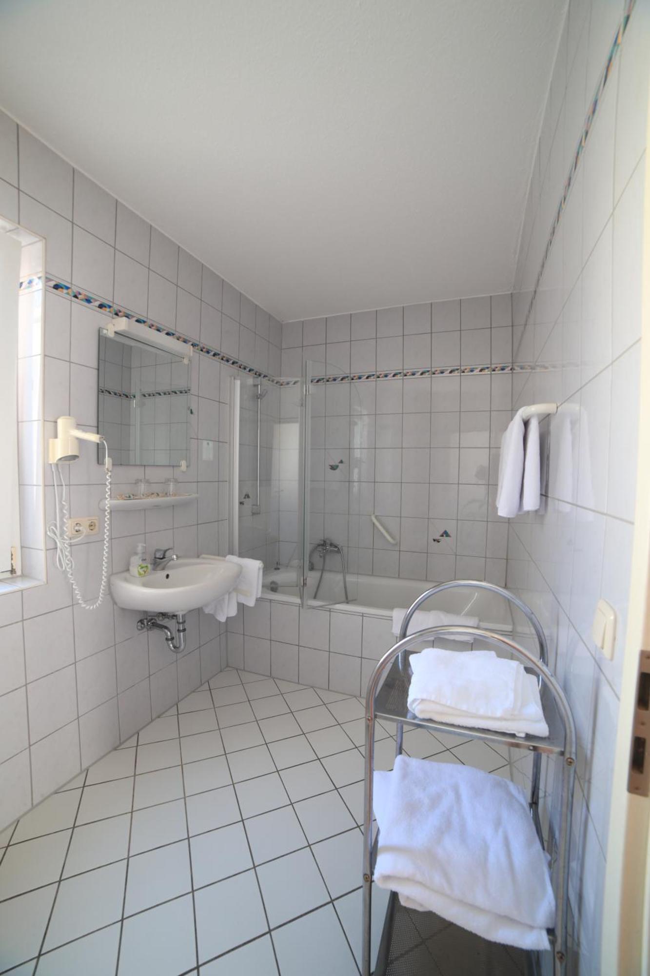 Cafe Am Donautor Hotell Kelheim Exteriör bild